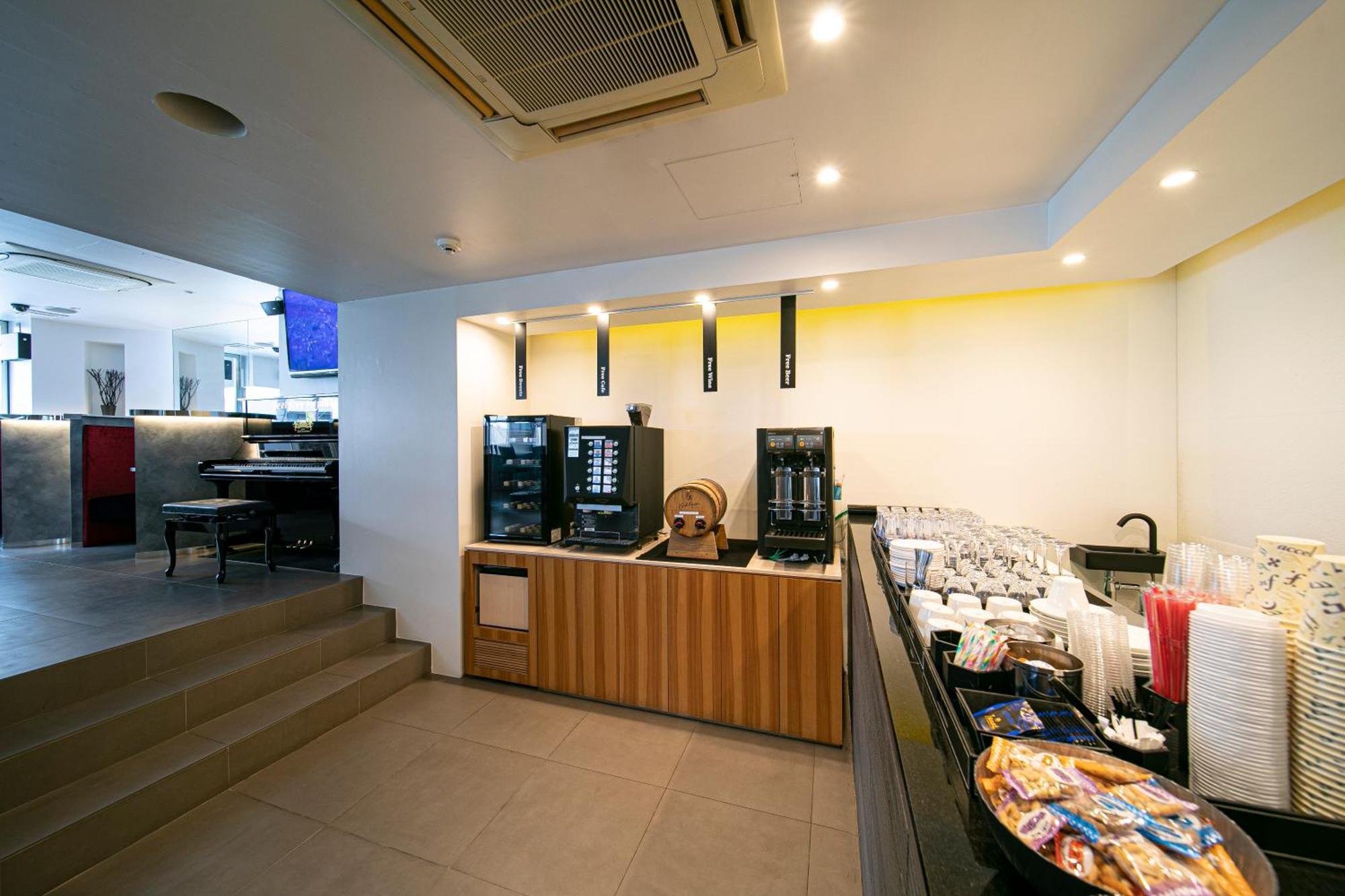 Hotel The Grandee Shinsaibashi Осака Екстериор снимка